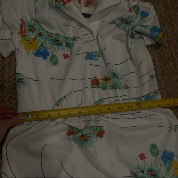 Vintage White Dress with Colorful Floral Design - Picture 11 of 13